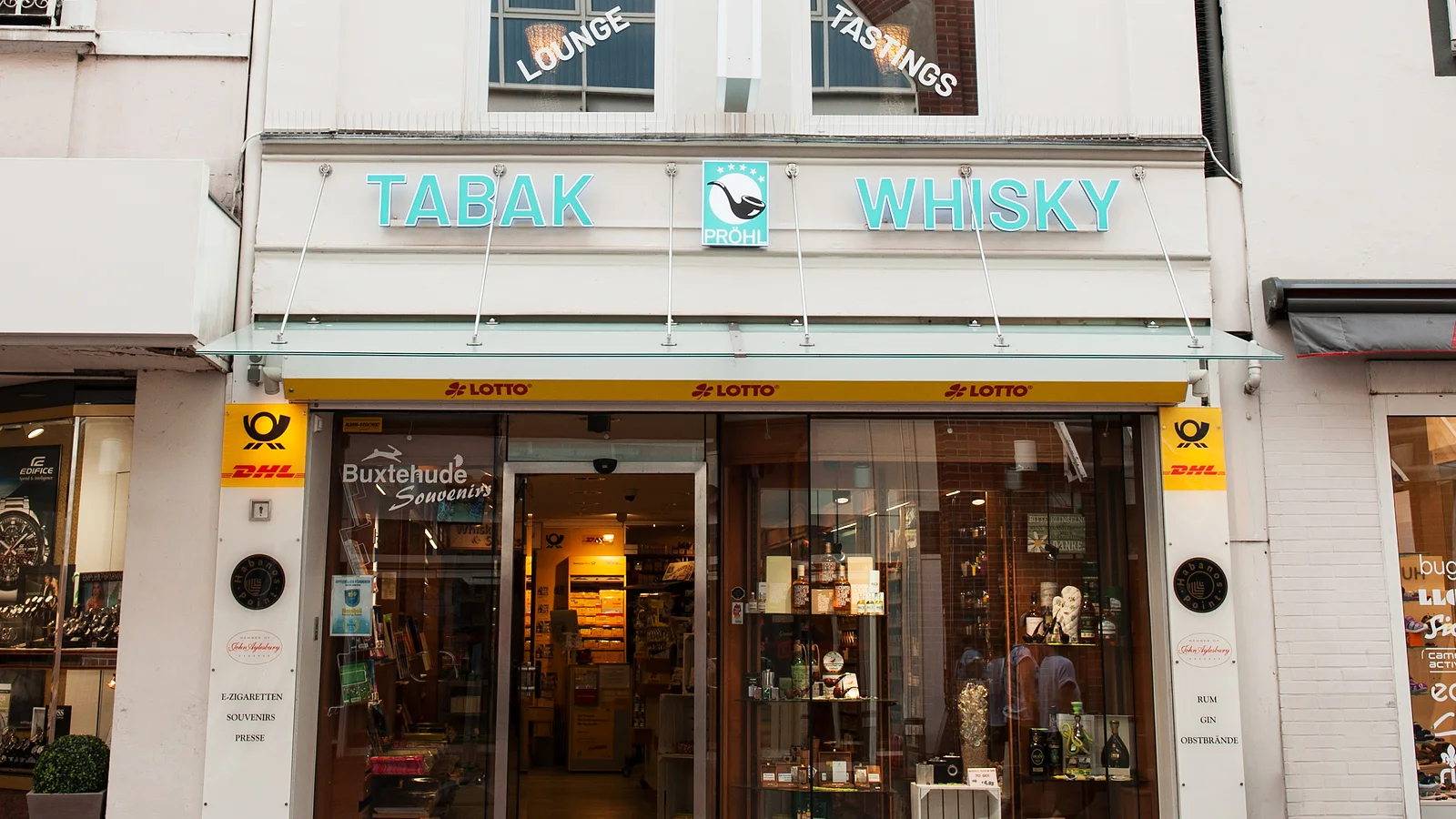 Fassade Pröhl Tabak & Whisky, Lange Straße 36, Buxtehude